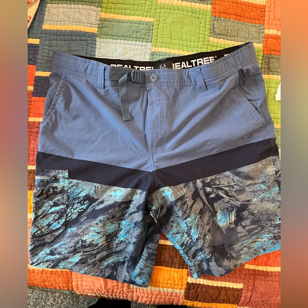 Real Tree men’s shorts size XL